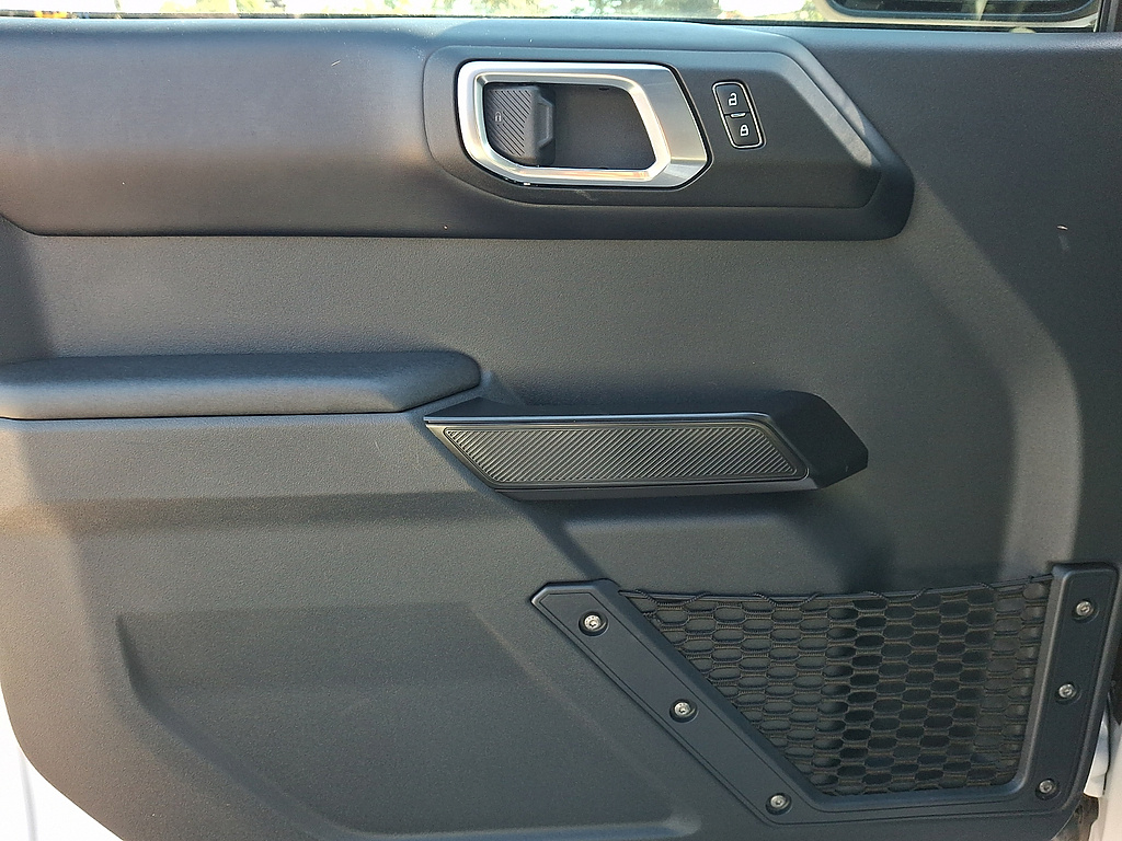 2025 Ford Bronco photo 12 of 32