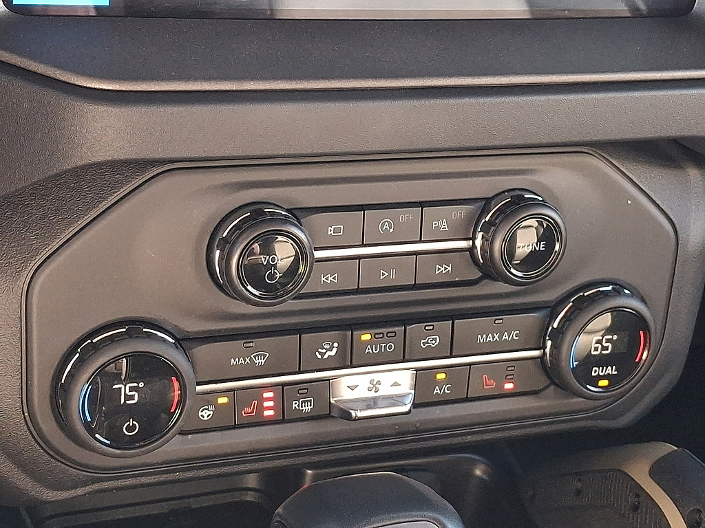 2025 Ford Bronco photo 15 of 32