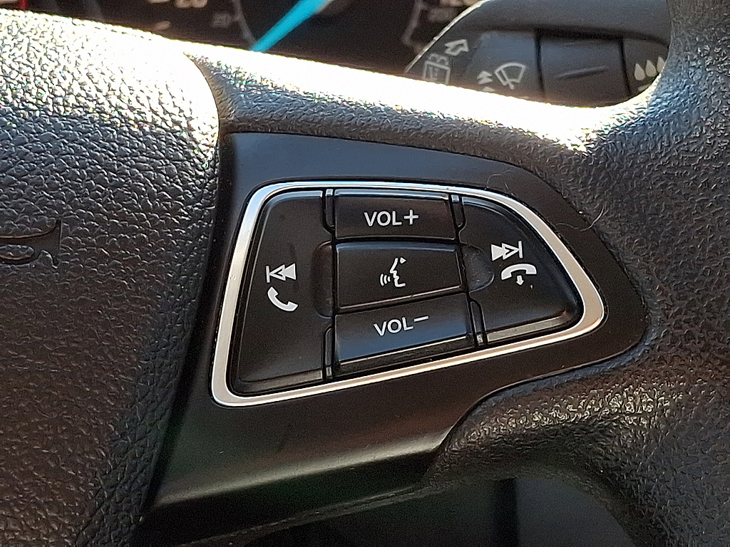 2017 Ford Escape photo 22 of 31