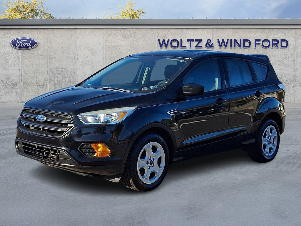 2017 Ford Escape photo 3 of 31