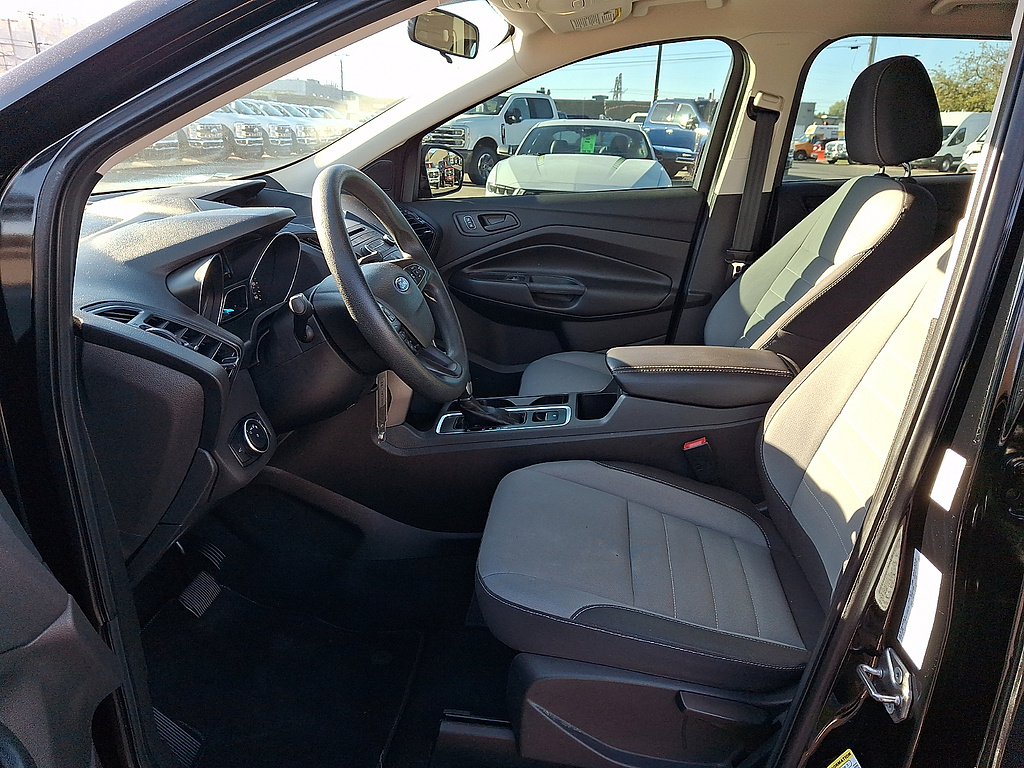 2017 Ford Escape photo 13 of 31