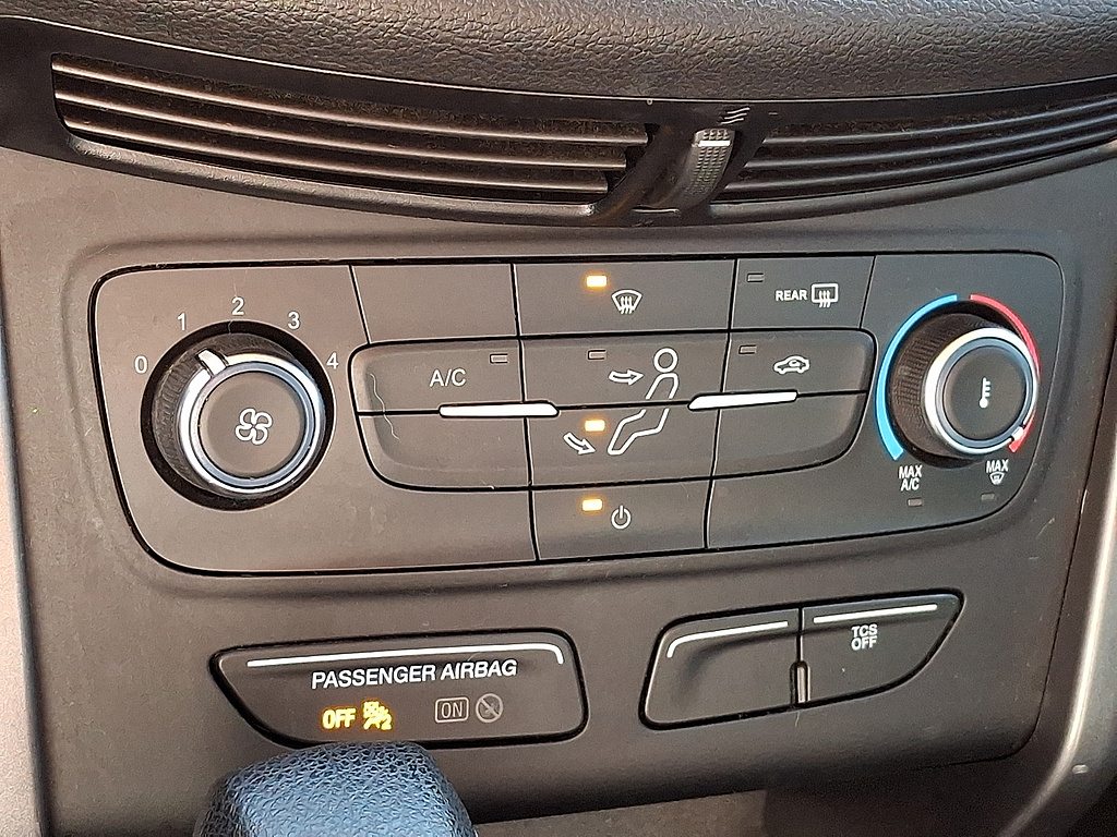 2017 Ford Escape photo 15 of 31