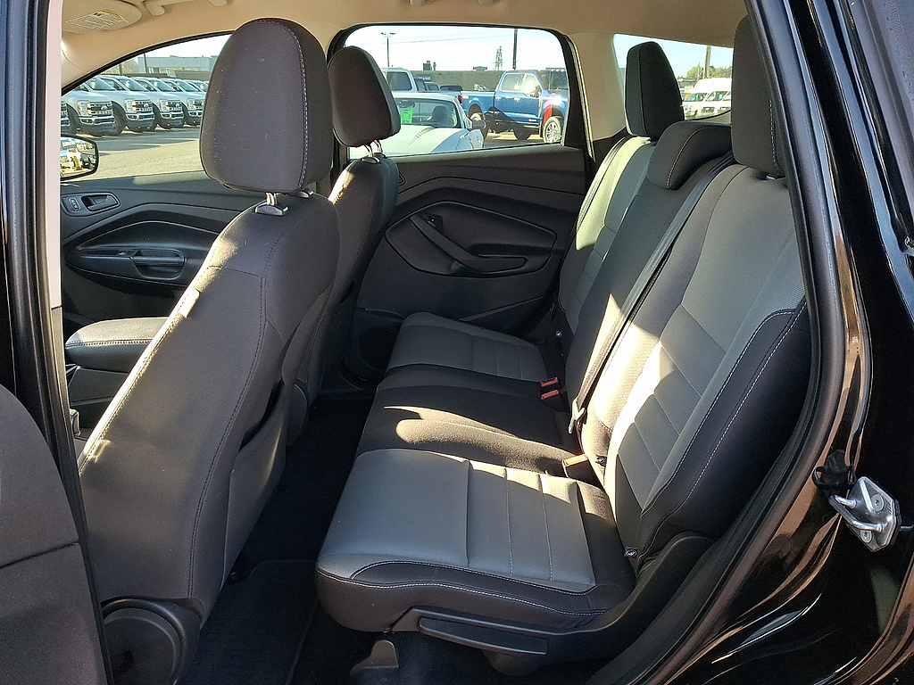 2017 Ford Escape photo 10 of 31