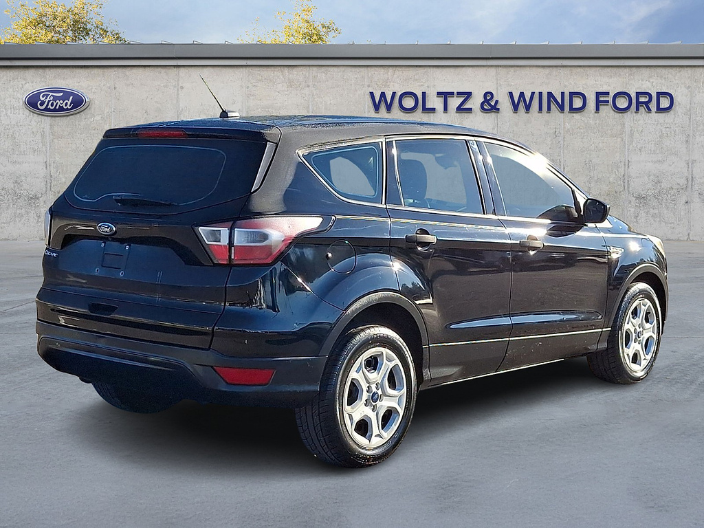 2017 Ford Escape photo 6 of 31
