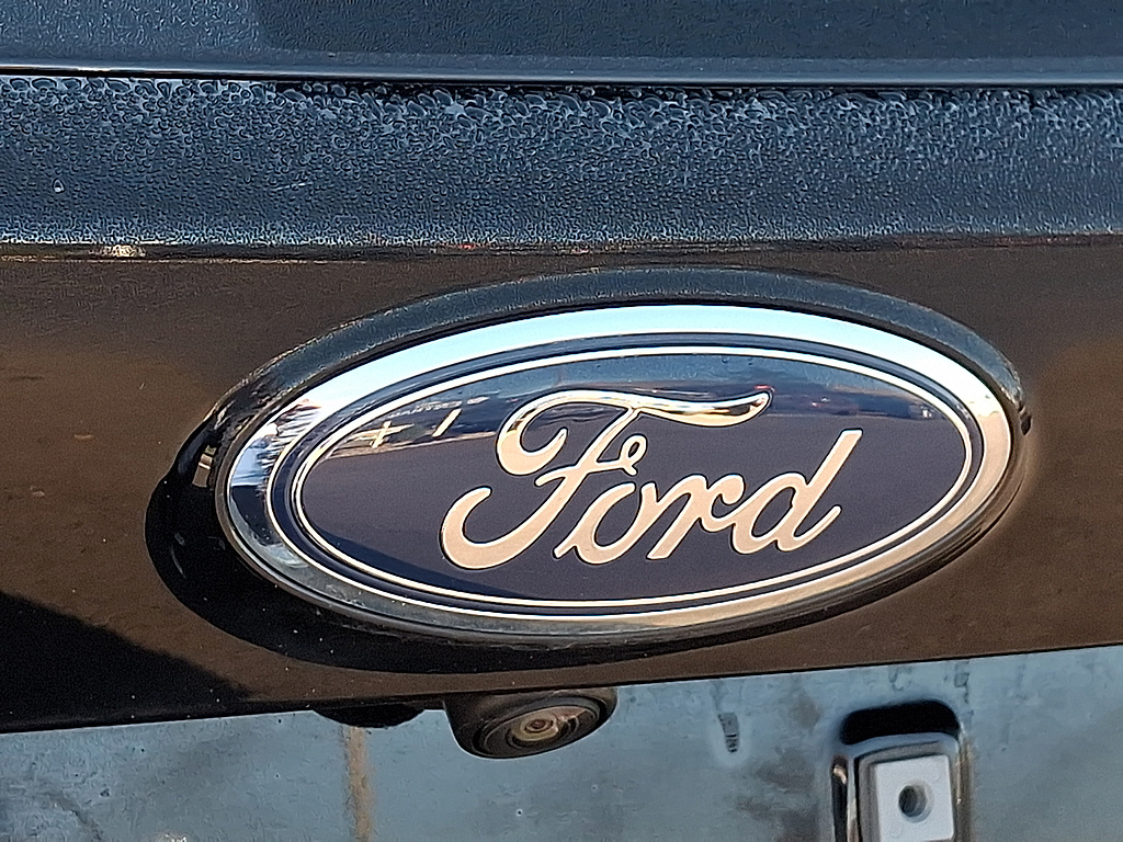 2017 Ford Escape photo 30 of 31