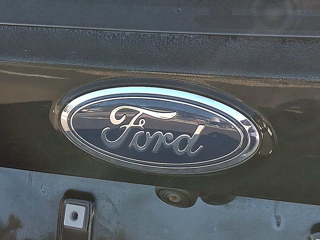 2017 Ford Escape photo 28 of 31