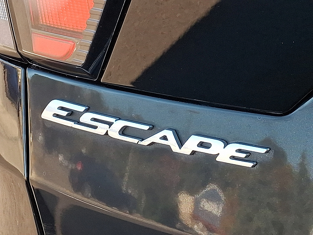 2017 Ford Escape photo 29 of 31
