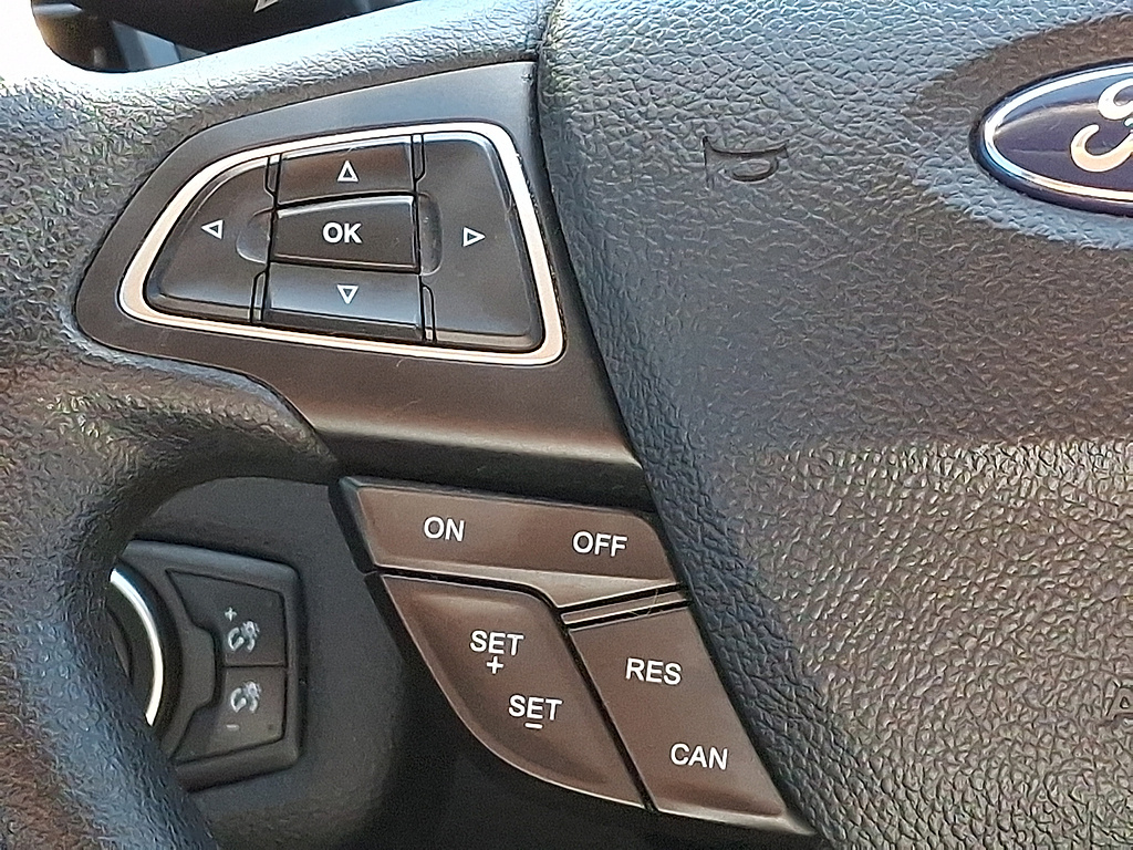 2017 Ford Escape photo 21 of 31