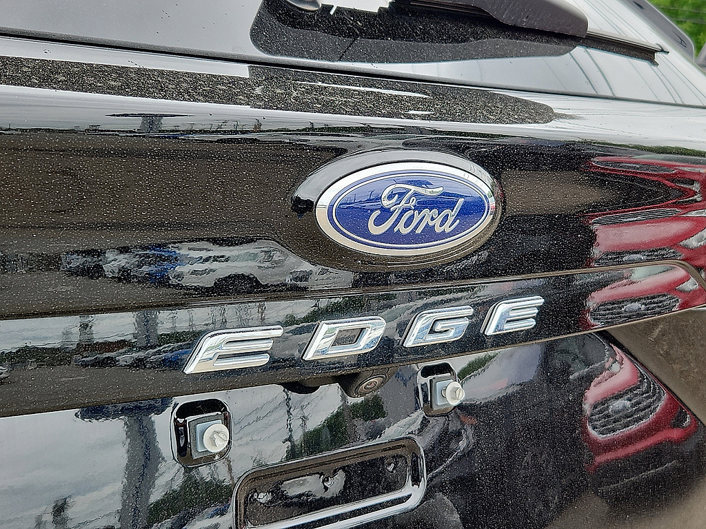 2024 Ford Edge SEL Agate Black at McCandless Ford