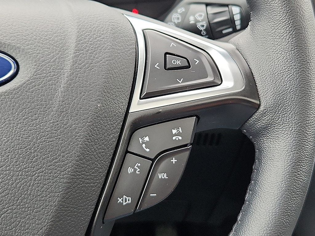 2024 Ford Edge SEL Agate Black at McCandless Ford