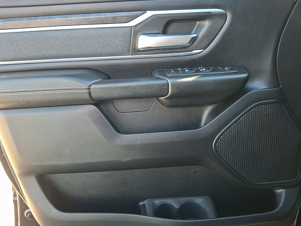 2021 Ram 1500 photo 12 of 31