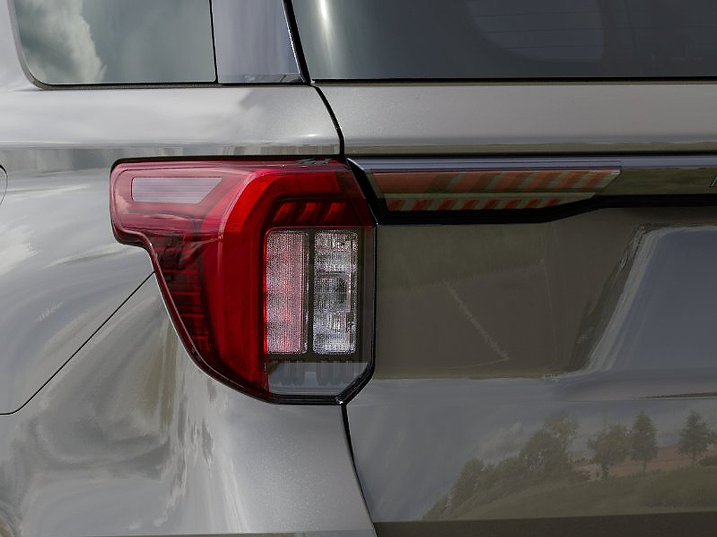 2027 Ford Explorer photo 21 of 23