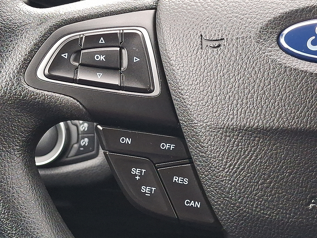 2019 Ford Escape SE Lightning Blue at Altoona Honda