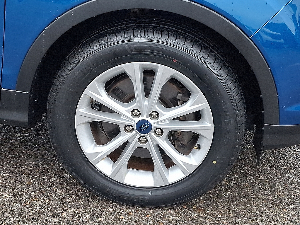2019 Ford Escape SE Lightning Blue at Altoona Honda