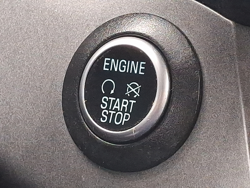 2019 Ford Escape SE Lightning Blue at Altoona Honda