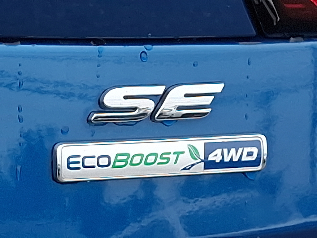 2019 Ford Escape SE Lightning Blue at Altoona Honda
