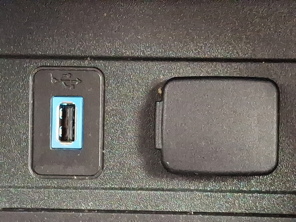 2019 Ford Escape SE Lightning Blue at Altoona Honda