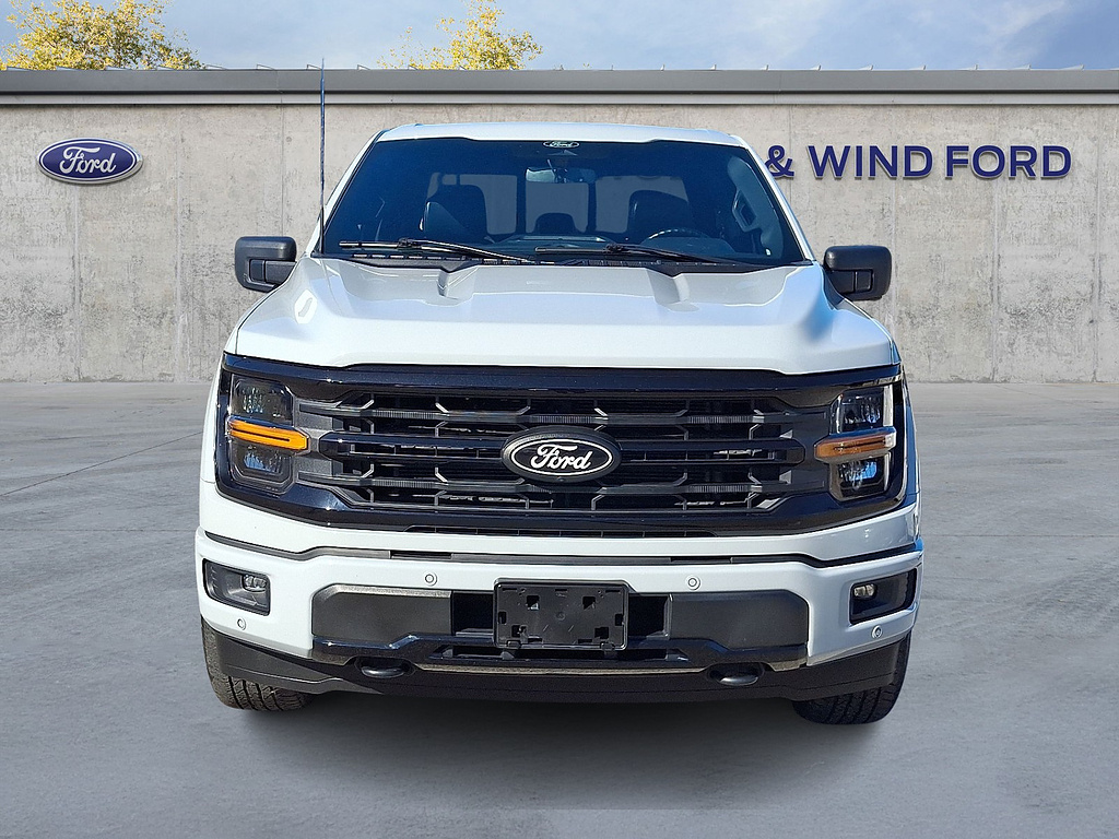 2024 Ford F-150 photo 2 of 31