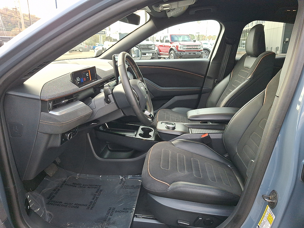 2023 Ford Mustang Mach-E photo 13 of 31