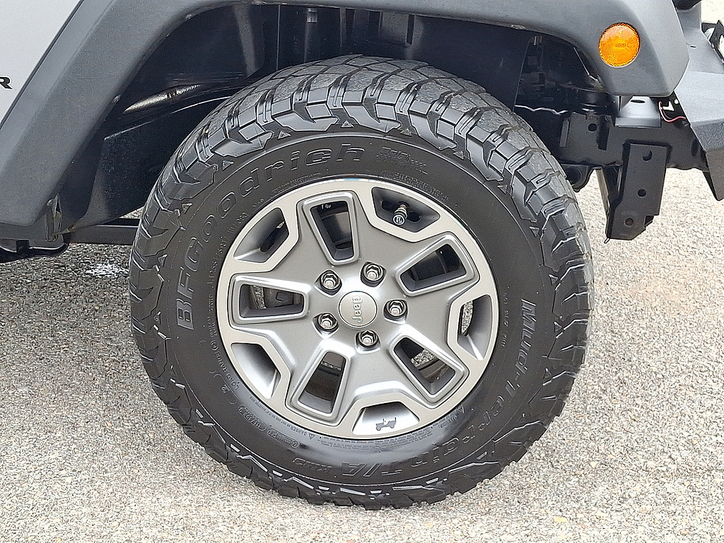 2016 Jeep Wrangler Unlimited Rubicon Billet Silver Metallic Clear Coat at Lake View Ford