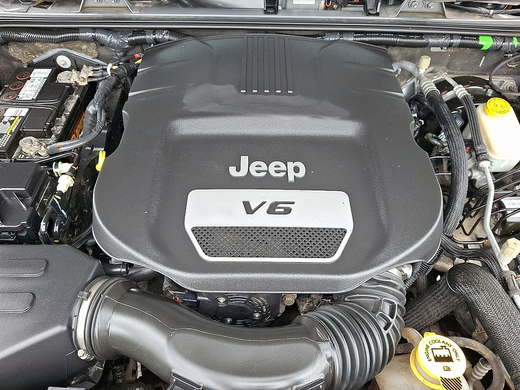 2016 Jeep Wrangler Unlimited Rubicon Billet Silver Metallic Clear Coat at Lake View Ford
