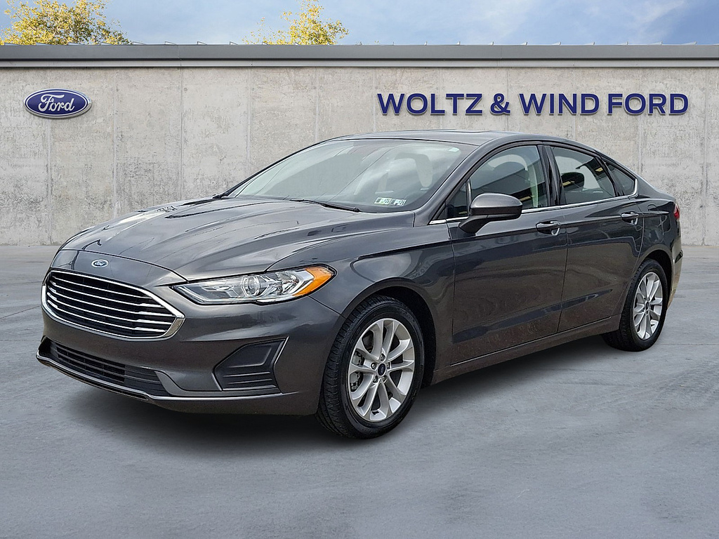 2019 Ford Fusion photo 3 of 31