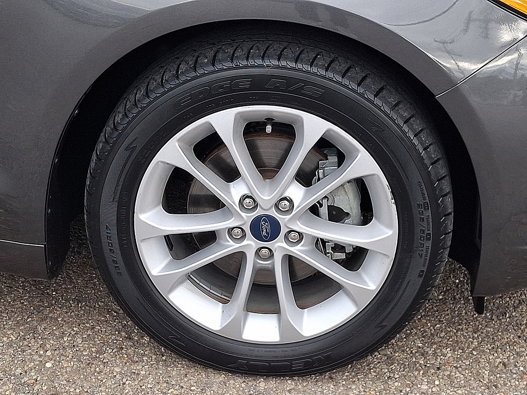 2019 Ford Fusion photo 8 of 31