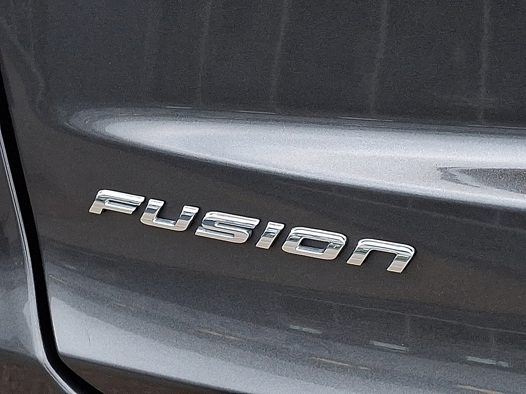 2019 Ford Fusion photo 29 of 31
