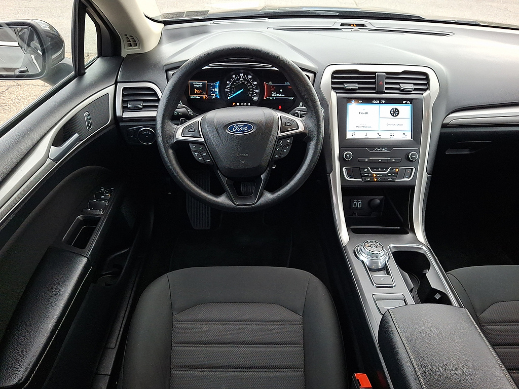 2019 Ford Fusion photo 11 of 31