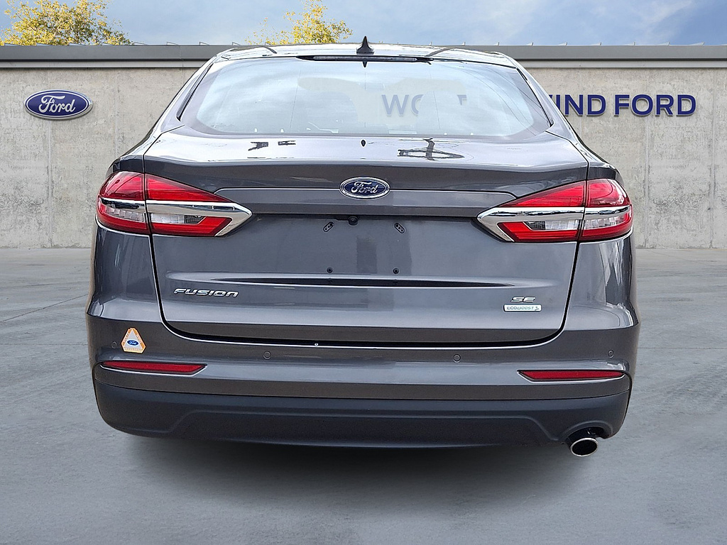 2019 Ford Fusion photo 5 of 31