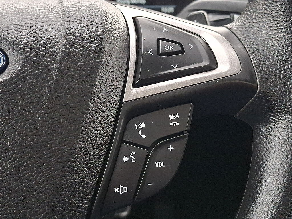 2019 Ford Fusion photo 22 of 31