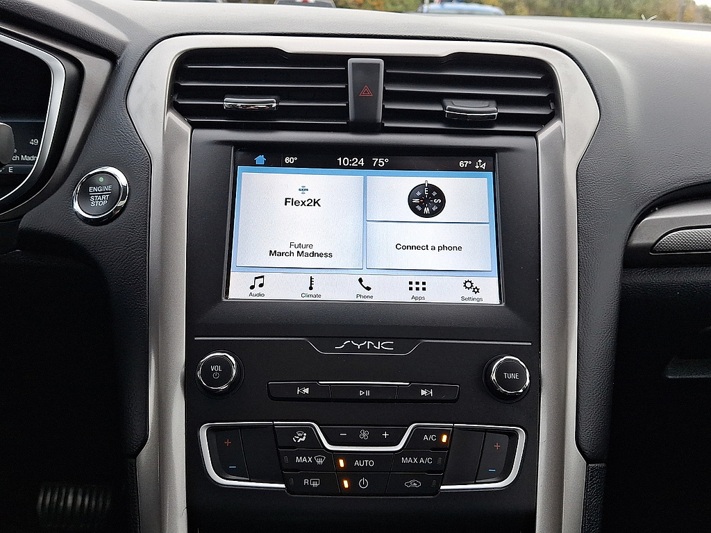 2019 Ford Fusion photo 17 of 31