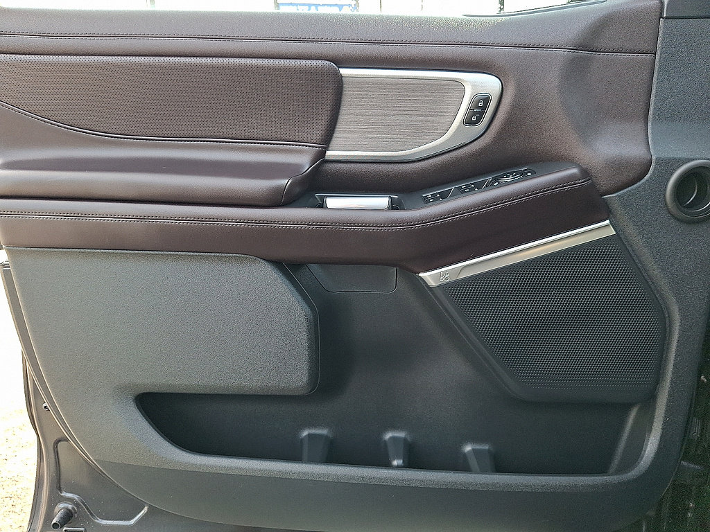 2025 Ford Expedition Platinum GRAY at Lake View Ford
