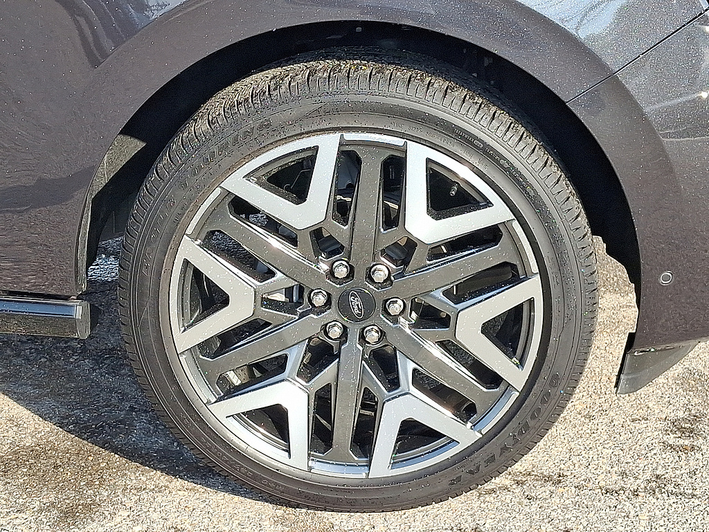 2025 Ford Expedition Platinum GRAY at Lake View Ford