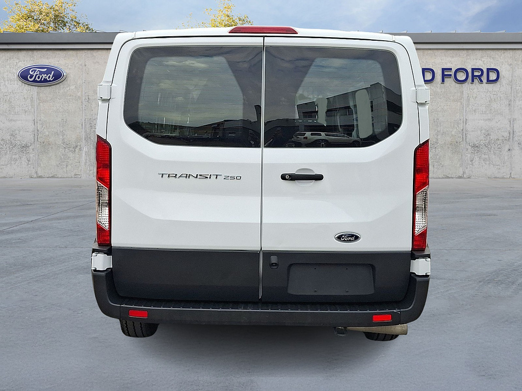 2025 Ford Transit Cargo Van photo 5 of 31