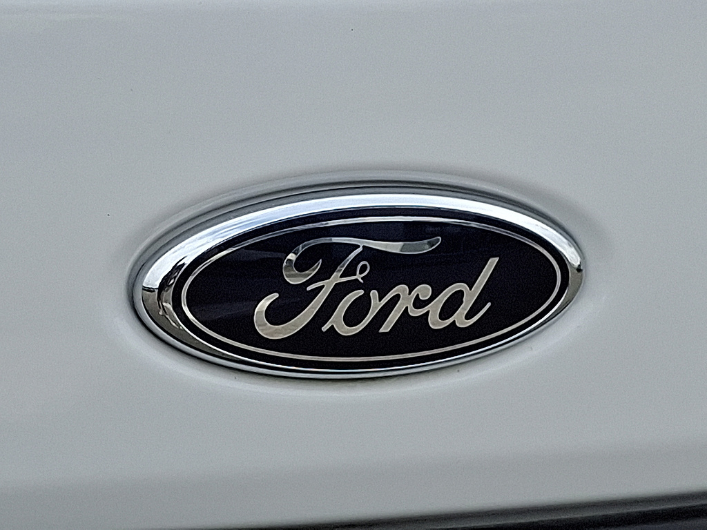 2025 Ford Transit Cargo Van photo 29 of 31