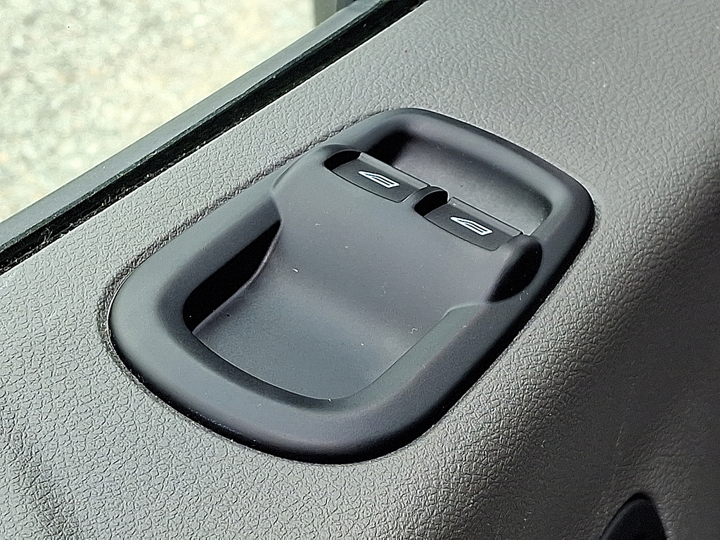 2025 Ford Transit Cargo Van photo 15 of 31