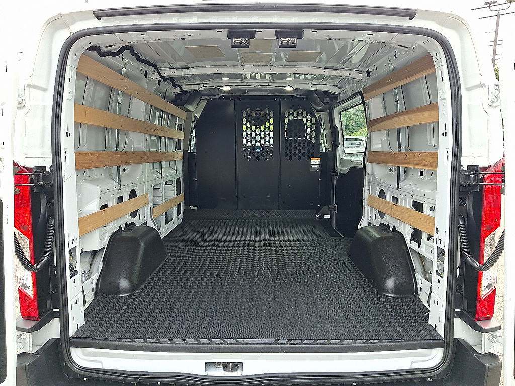 2025 Ford Transit Cargo Van photo 28 of 31
