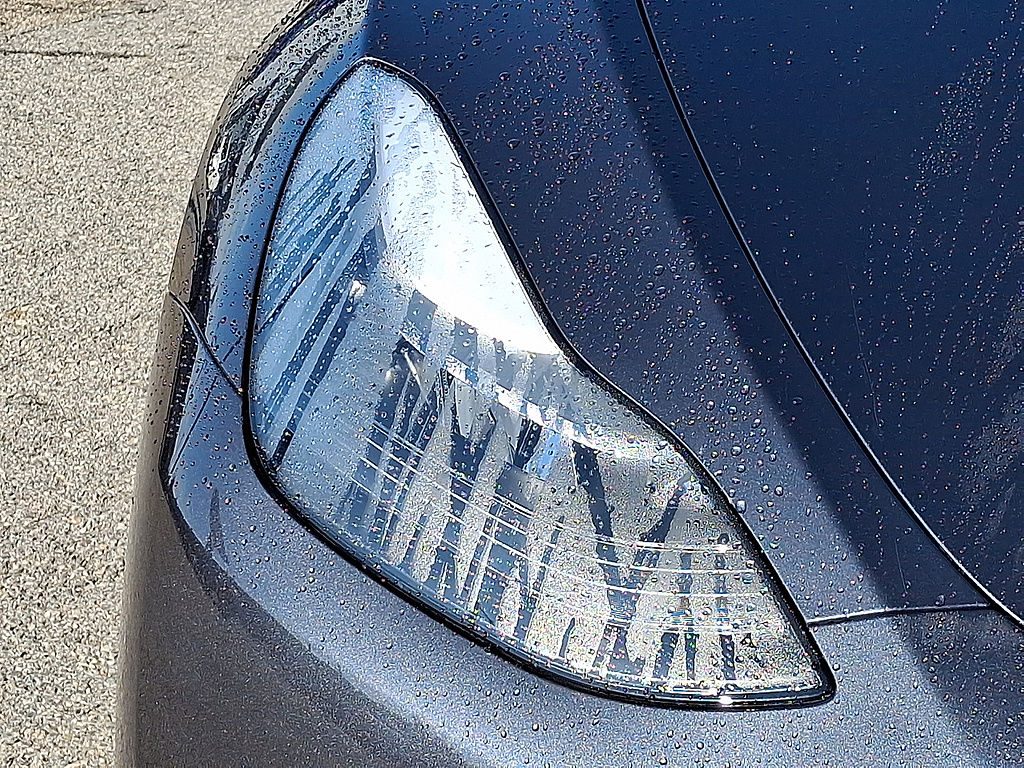 2024 Tesla Model Y Long Range - 8