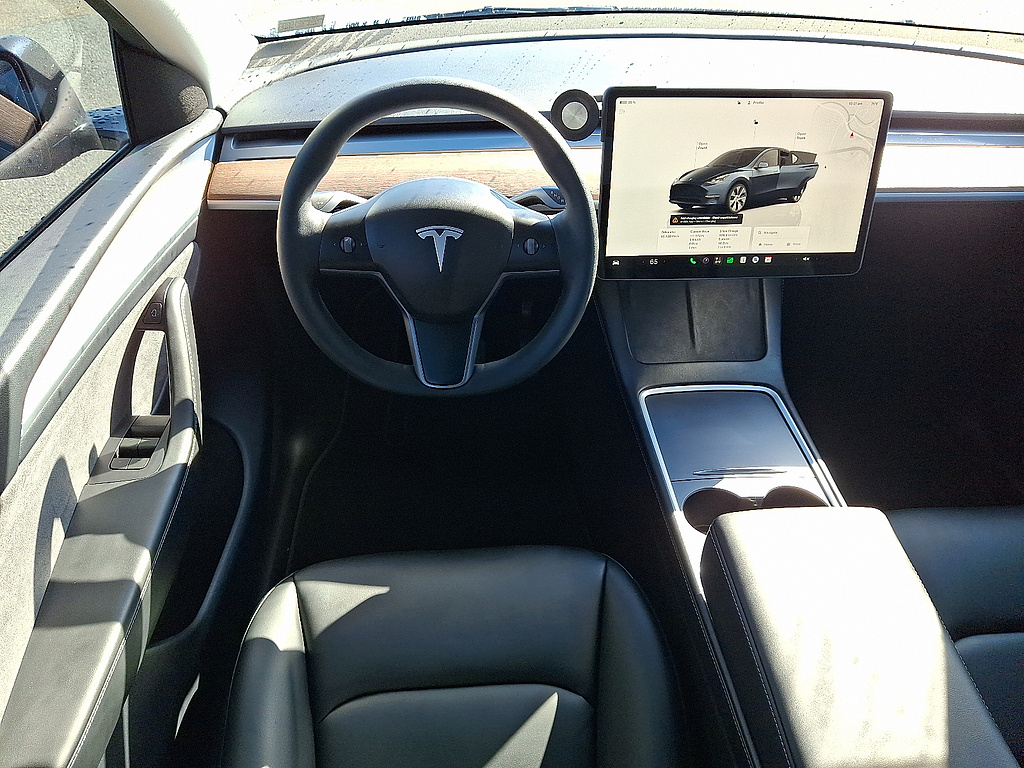 2024 Tesla Model Y Long Range - 10