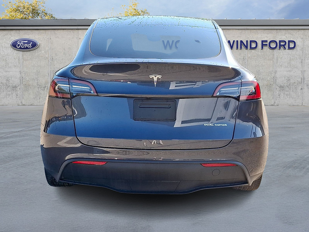 2024 Tesla Model Y Long Range - 4
