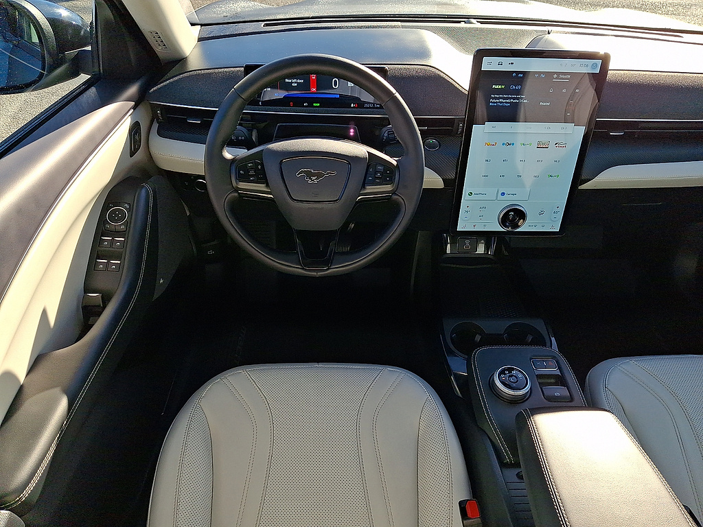 2023 Ford Mustang Mach-E photo 11 of 31