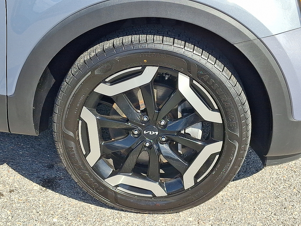 2024 Kia Telluride S Everlasting Silver at Baglier Buick GMC Mazda