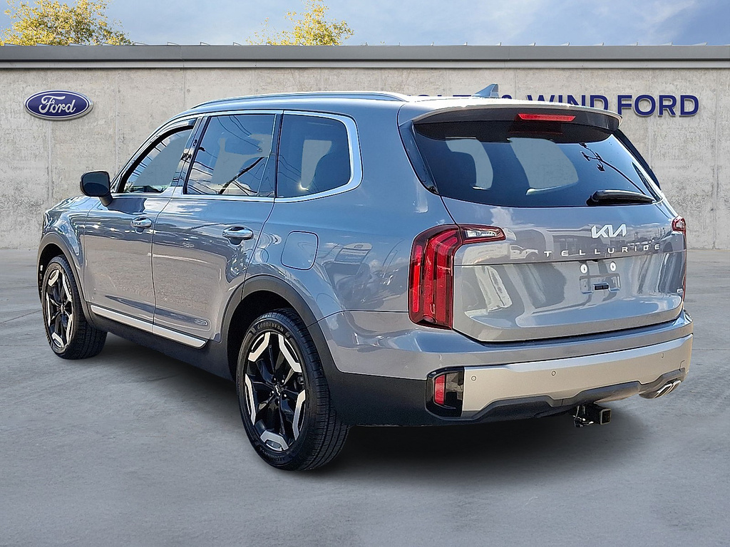 2024 Kia Telluride S Everlasting Silver at Baglier Buick GMC Mazda