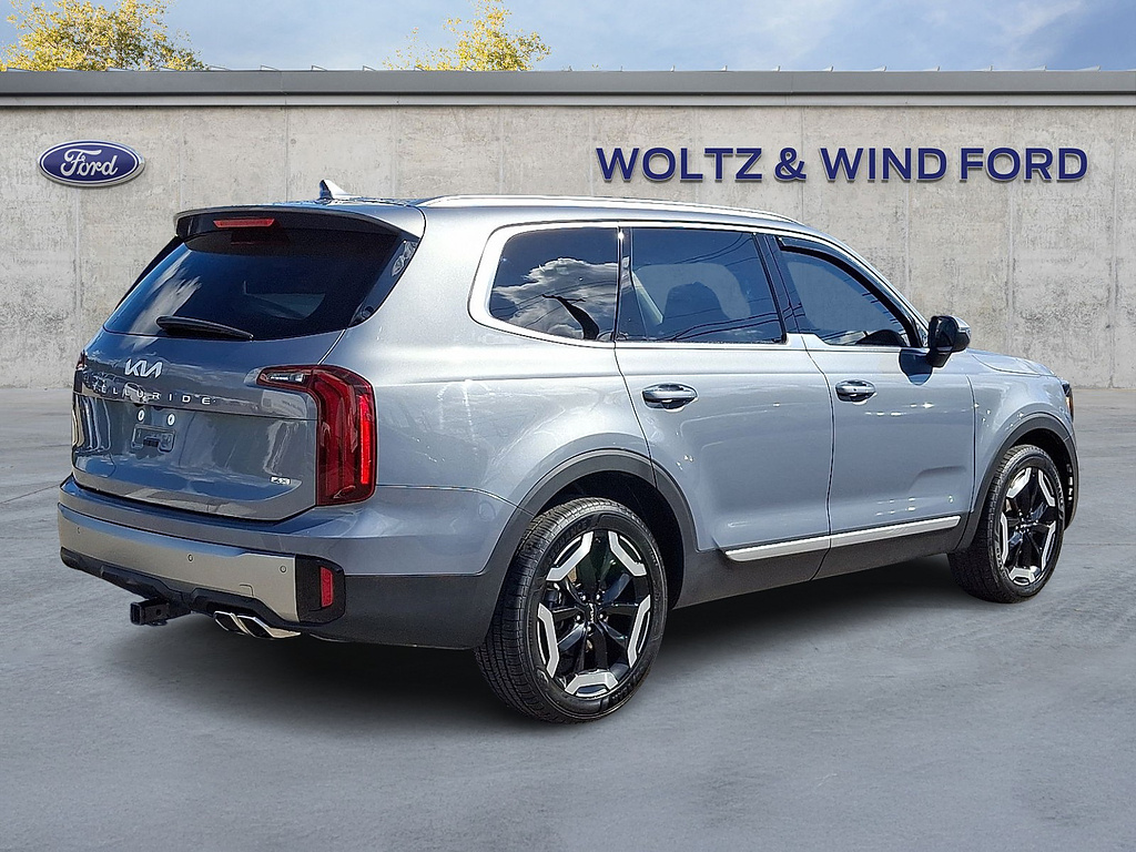 2024 Kia Telluride S Everlasting Silver at Baglier Buick GMC Mazda