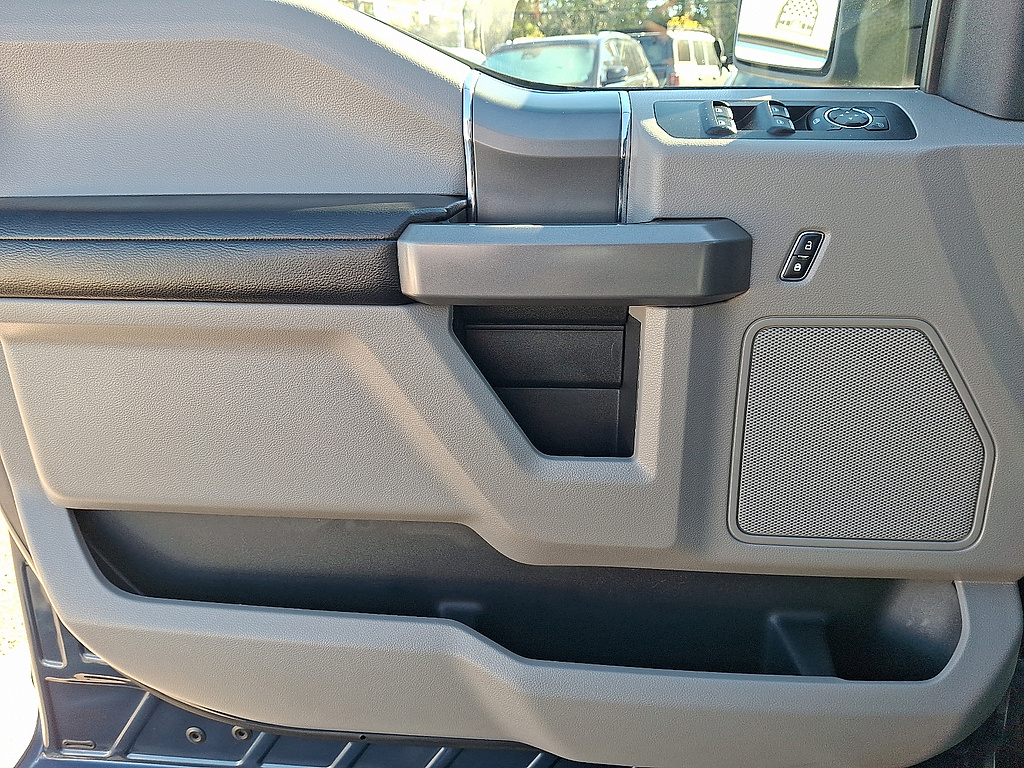 2016 Ford F-150 photo 12 of 31
