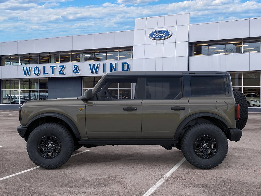 2026 Ford Bronco photo 3 of 25