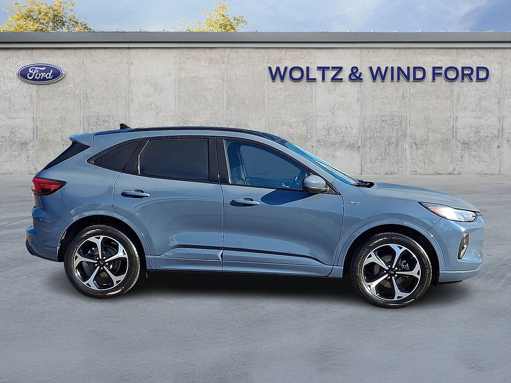 2024 Ford Escape photo 7 of 31