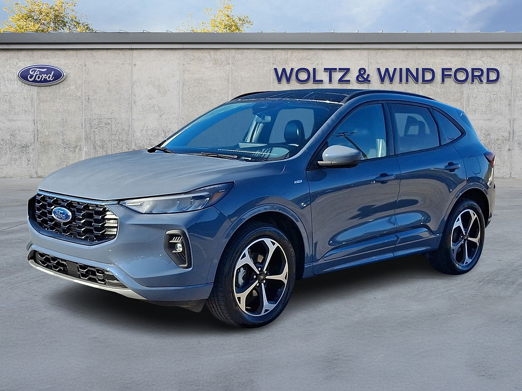 2024 Ford Escape photo 3 of 31