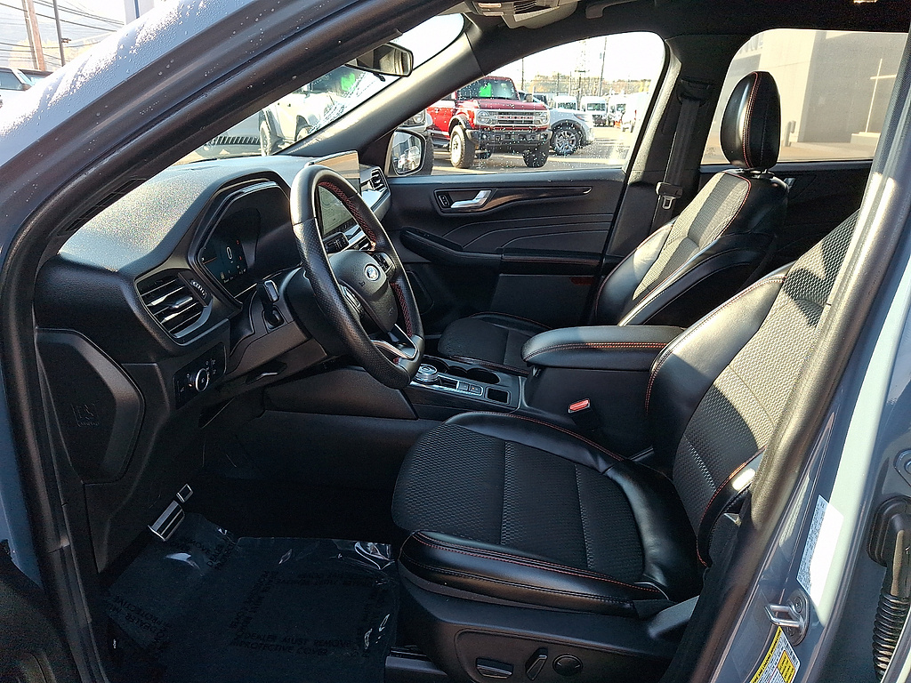 2024 Ford Escape photo 13 of 31
